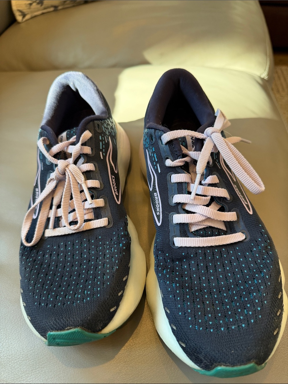 Brooks Glycerin 20 athletic running shoes Women’s Size 8